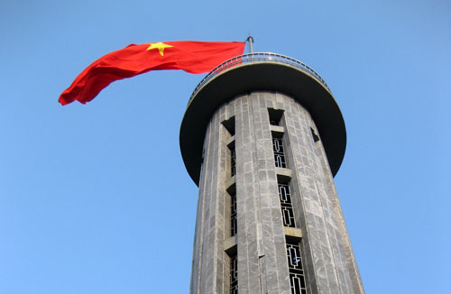 Cực Bắc, ngời tươi cờ Tổ quốc